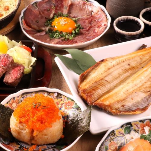 炉端焼きのお魚や鉄板の肉料理など豊富なメニュー