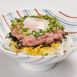 温玉ねぎとろ丼