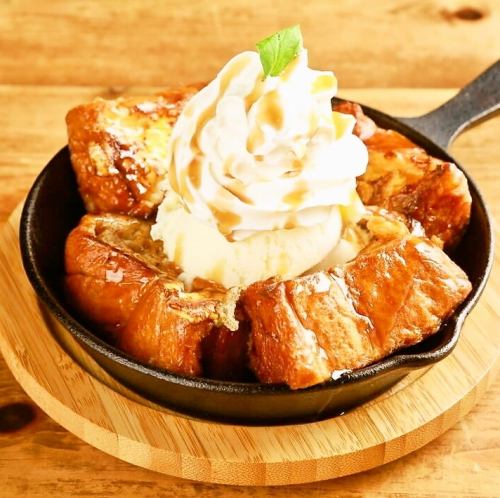 フレンチトーストのバニラタワー