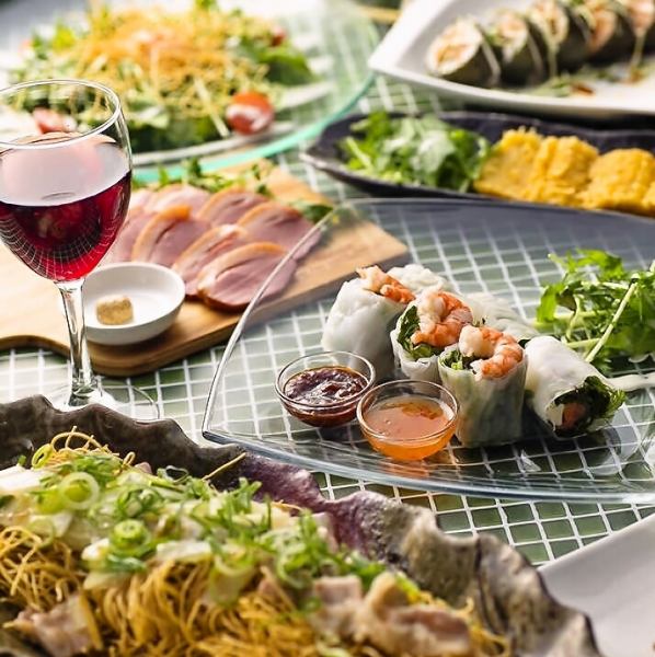 A wide variety of banquet courses are available♪ Experience a tropical atmosphere! 90 minutes of all-you-can-drink for 3,500 yen (tax included) and up