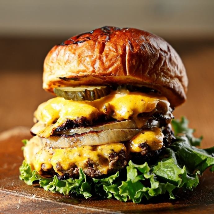 チーズバーガー 料理 | STARK COFFEE（スタークコーヒー） 三郷インター店