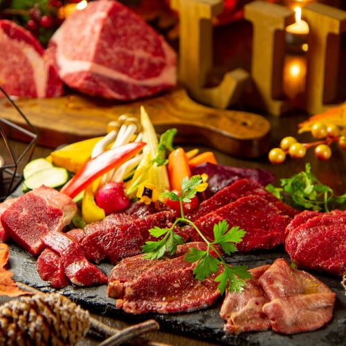 在酒吧享用和牛烤肉