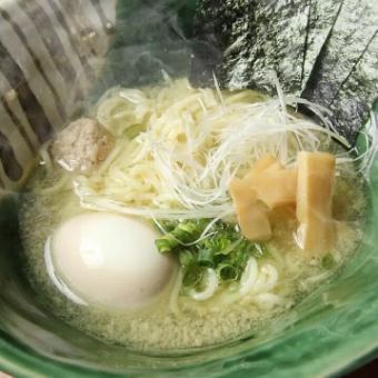 店主おすすめ 豚骨ラーメン