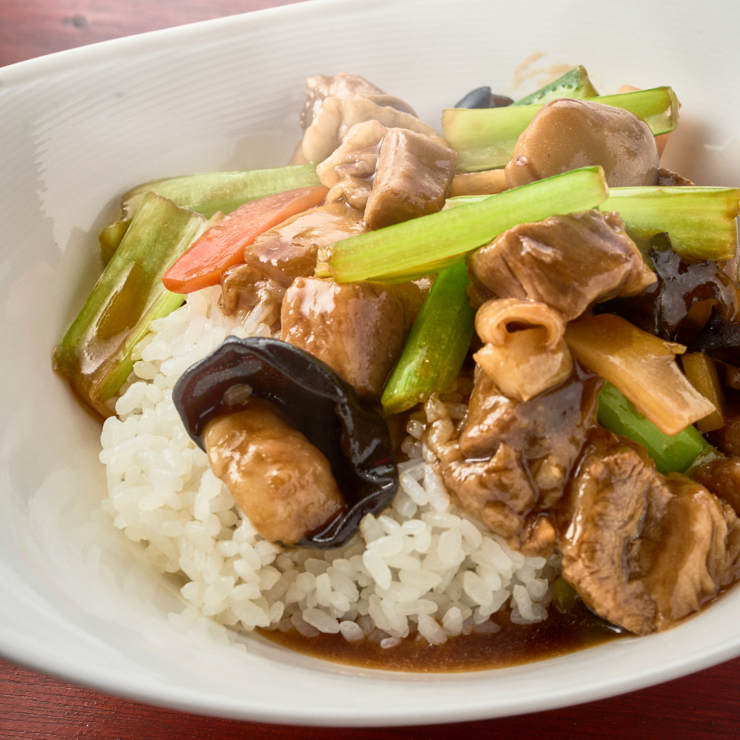 駐車場も完備！おしゃれなカフェご飯を堪能することができます