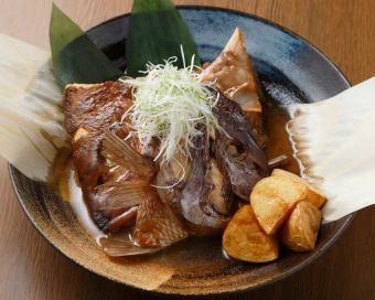 まぐろと鯛のアラ煮