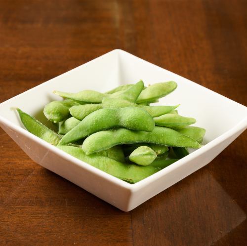 Boiled edamame beans