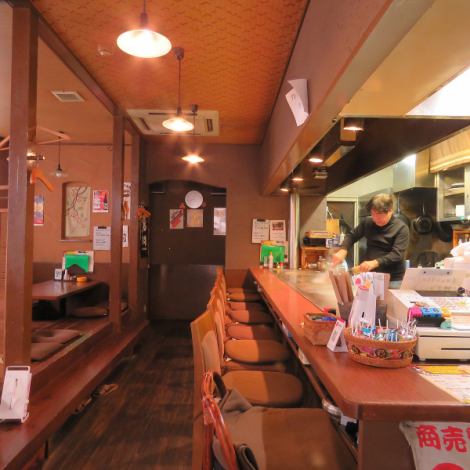 昔ながらの鉄板居酒屋です♪単品メニューは100種類以上、ドリンクも豊富にご用意しております♪深夜まで営業しているので〆の一杯や飲み会前の腹ごしらえにどうぞ♪