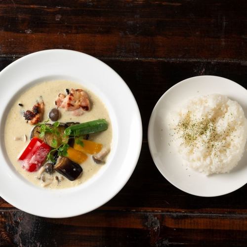 Green curry dinner set *The image is a single item.