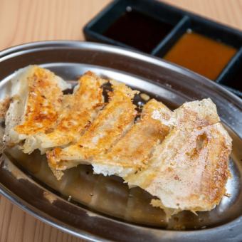 Gyoza x Ladies' Party Course ◆ 120 minutes all-you-can-drink included ◆ Yangnyeom, salmon, special gyoza, etc. 10 dishes in total 3980 yen → 2500 yen