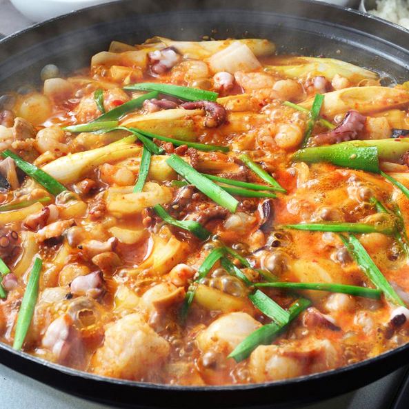 本格派の韓国鍋★釜山式ナッコプセ