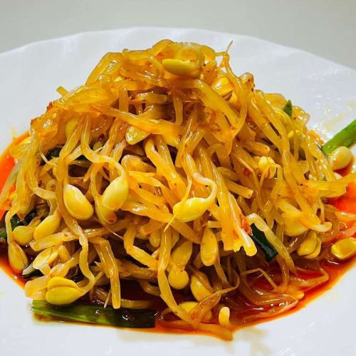 Bean sprouts with Sichuan dressing