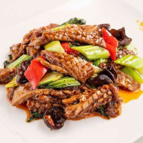 Sichuan-style stir-fried pork and beans