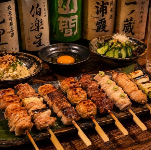 炭火で焼く本格焼き鳥！