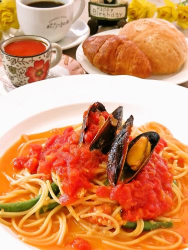 Plenty of delicious seafood! Pasta lunch ♪