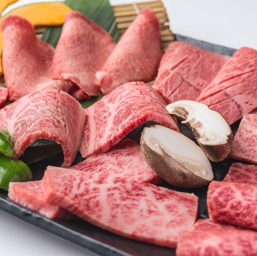 落ち着いた雰囲気の中で、贅沢に本格炭火焼肉をお楽しみ頂けます