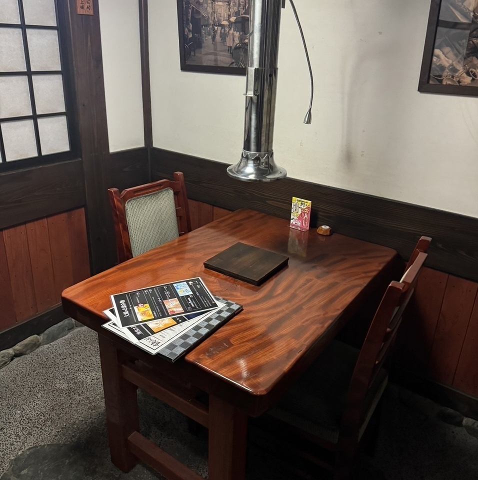 您可以在輕鬆的氛圍中享用豪華的正宗炭火烤肉。