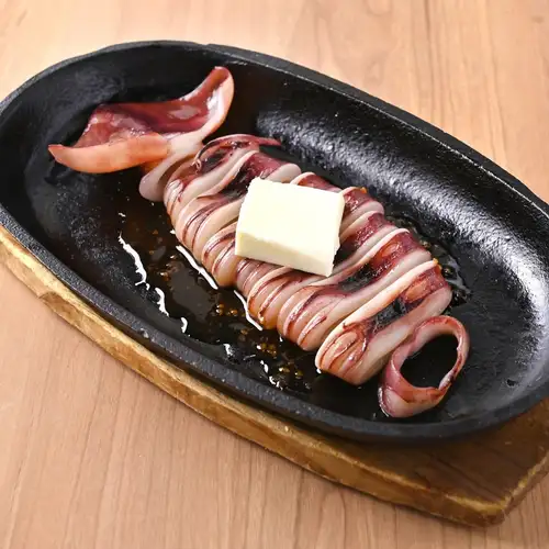 鉄板イカのバターガーリック焼き