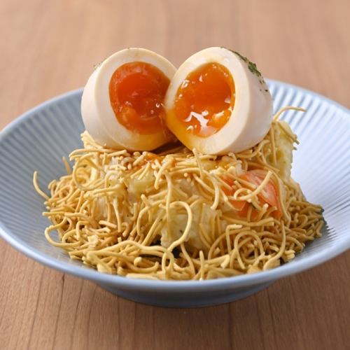 半熟味玉のパリパリポテサラ