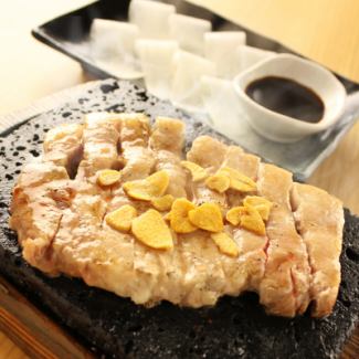 Nagasaki Yoshiju pork lava grill (shoulder loin)