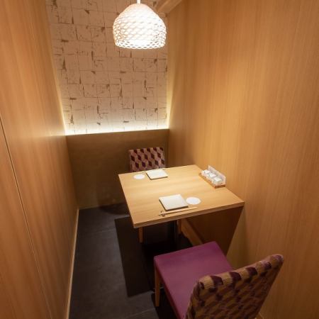 We also have private rooms for small groups.Please spend a relaxing time in the stylish and modern store.It is also recommended for birthdays, anniversaries, and dates ♪ Enjoy a high-quality time with traditional Japanese and Western dishes combined with Western ingredients.