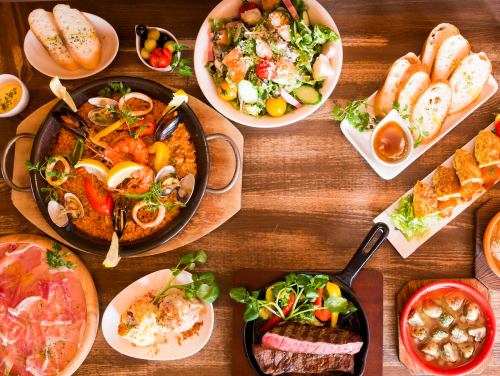 Banquet with authentic Spanish food ♪