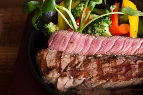 BONITA steak lunch (rice or baguette, salad, soup included)