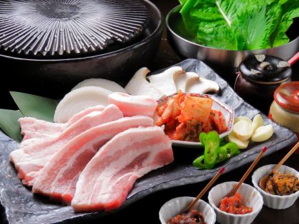 ◆Available on the day◆ [Feel like going to Korea! Meat! Meat! Meat!] 8 dishes including samgyeopsal, 120 minutes all-you-can-drink, 3500 yen