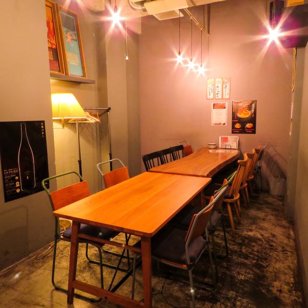 【半個室テーブルもあり】◆10~13名で≪周りを気にせず≫個室も◎辛いものを食べたくなったらぜひ♪韓国おつまみなど様々ご用意しております!店内はカジュアルな雰囲気で男性も女性も気軽にご来店頂けます!女子会・会社宴会にもピッタリ!デート・誕生日はかどの屋で!