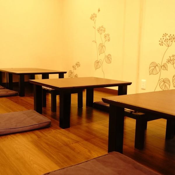 Banquets can accommodate up to 30 people! We have tatami mat seats for 2, 4, and 6 people.