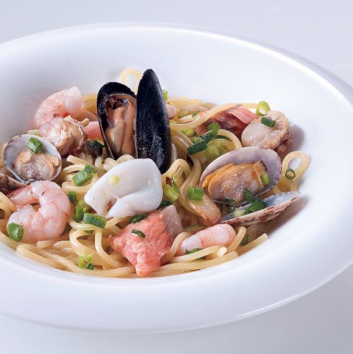 Peperoncino with plenty of fresh seafood