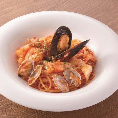 Pescatore with plenty of fresh seafood