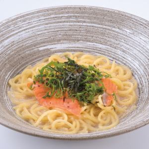 スモークサーモンとたらこのパスタ