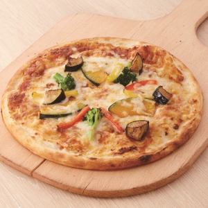 Plenty of vegetable meat pizza