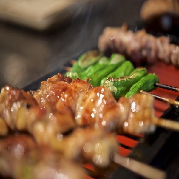 【大人気】炭火で焼き上げた焼き鳥1本220円～