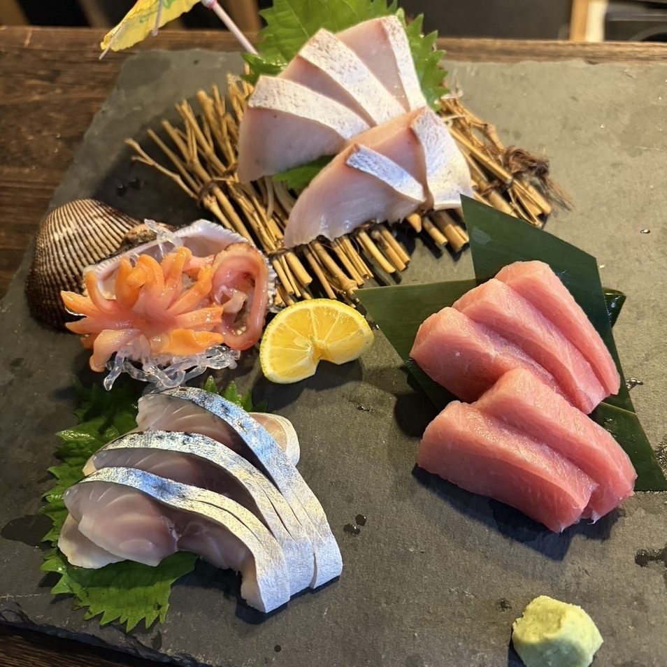 豊洲市場や産地から直送のお刺身は絶品！ぜひご賞味ください◎