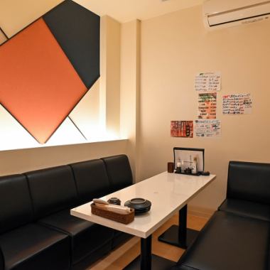 デートやご友人とのお気軽なお食事にも最適なソファー席は落ち着いたお店の雰囲気についつい話が盛り上がる!最大7名様までご利用いただけますのでちょっとした集まりなどにも◎ゆったりとお楽しみください♪