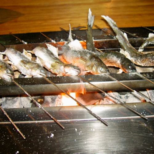 Grilled salted sweetfish (2 fish)