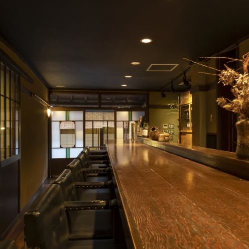 <p>The interior of the store, which is a renovated traditional private house, is full of Japanese nostalgia.</p>