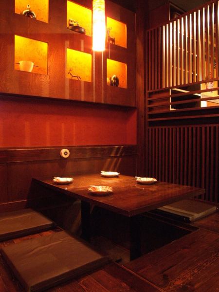 個室風に仕切れる掘りごたつ席は小人数でも大人数でも気兼ねなく楽しめます♪