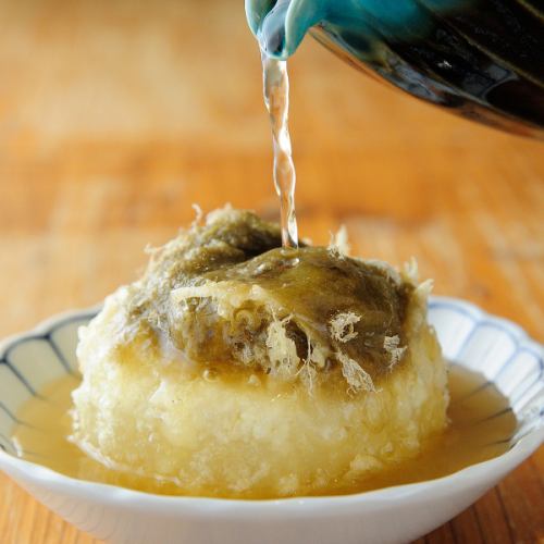 揚げたての天ぷらを、6種の塩をブレンドした自家製の昆布塩で。天粉にもこだわり常時サックサク♪