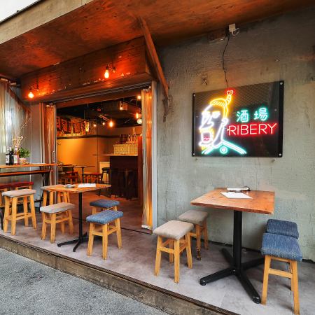 開放感にあふれる外のオープンテラス席で風を感じながら乾杯★