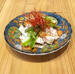 酒場の冷やしチンジャオ