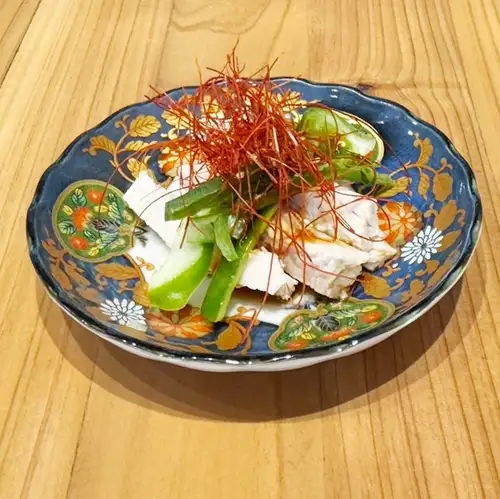 酒場の冷やしチンジャオ