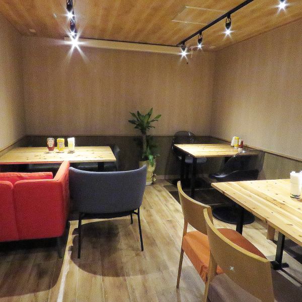 [Groups welcome ◎] We have table seats available in the store ◎ Everyone from individuals to groups can relax and enjoy delicious food and drinks ♪ Please feel free to stop by!