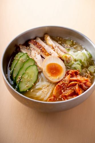 特色鸡肉冷面