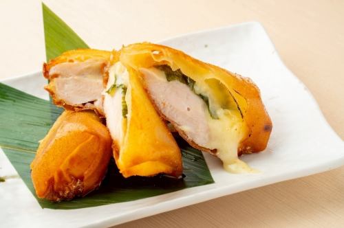 【女性人气♪】鸡胸肉芝士春卷 2个