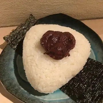 ＜大きいおにぎり＞ 梅