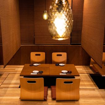 There are many digging kotatsu seats for 2 people !! A banquet for up to 44 people is also possible! A shop where you can enjoy lava grilled, super rare beef pork cutlet, grilled meat, and motsunabe ♪