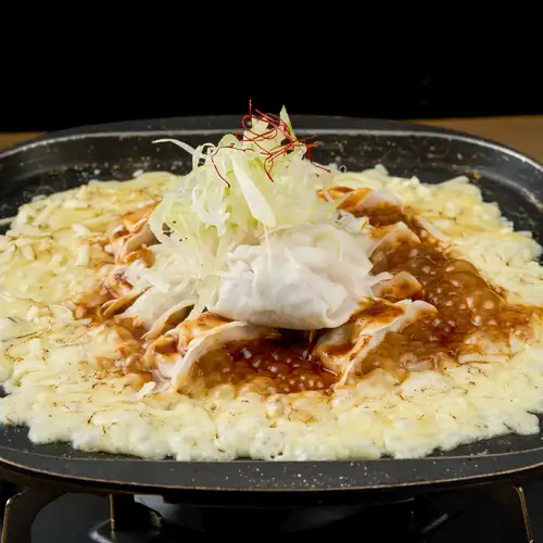 철판 치즈 만두 (만두)