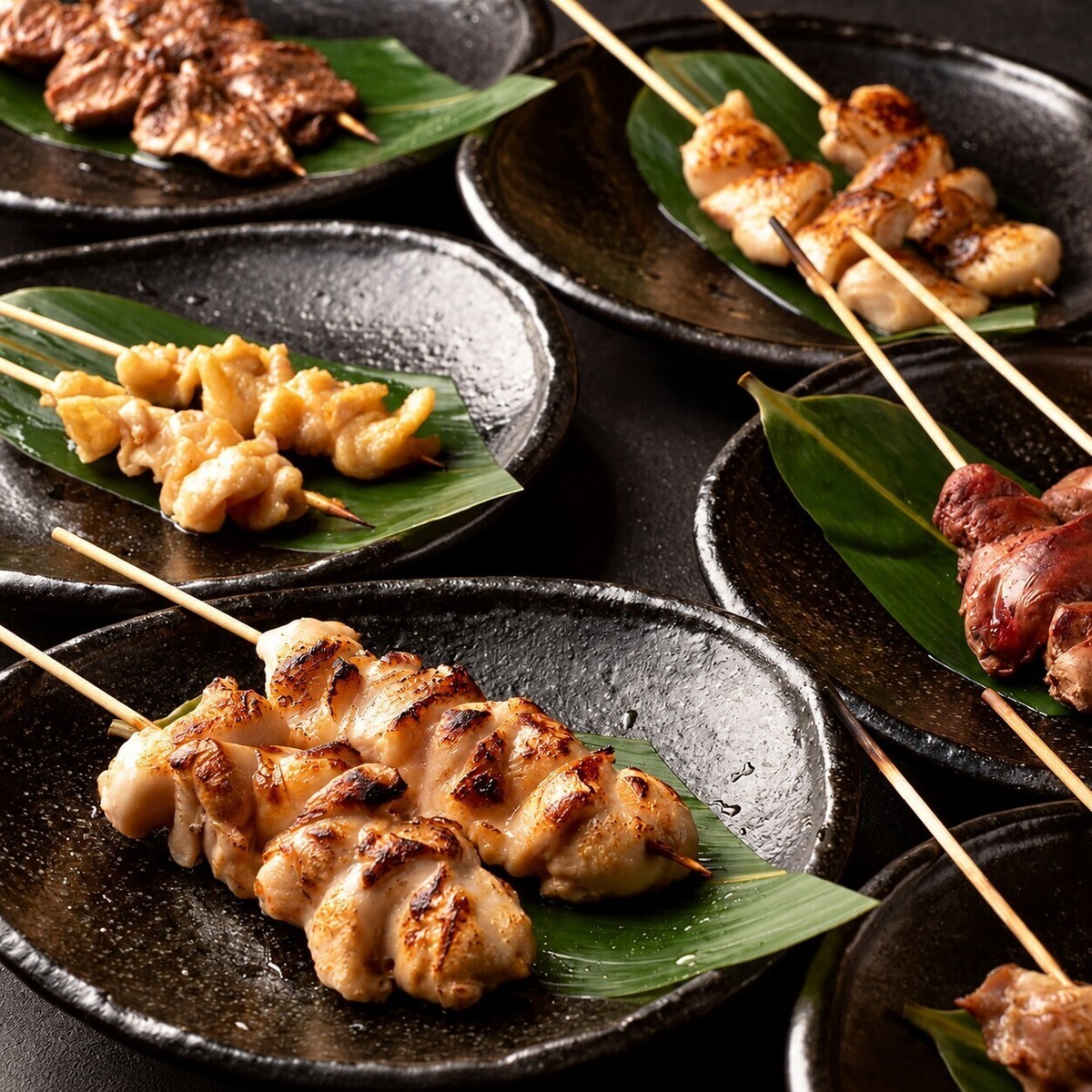 Located right next to Chiba Station! A meat kappo restaurant specializing in delicious meat dishes such as lava stone grilled meat, raw meat, and meat sushi.
